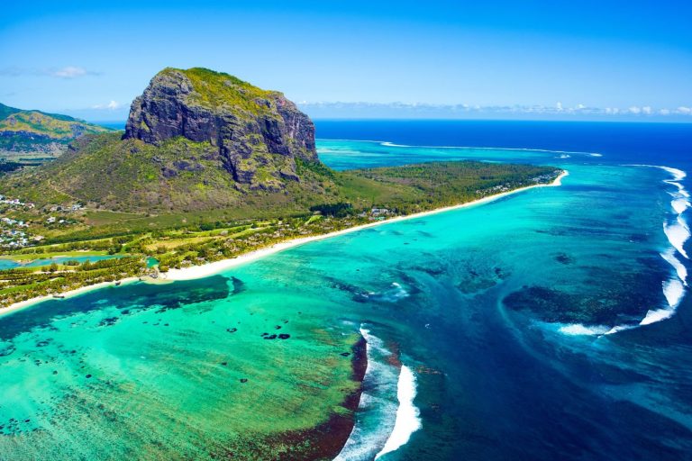 Retraite à l'île Maurice : le Morne Brabant et son lagon